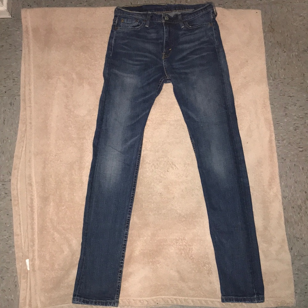 Blue Levi’s (w 29/ l 32)
